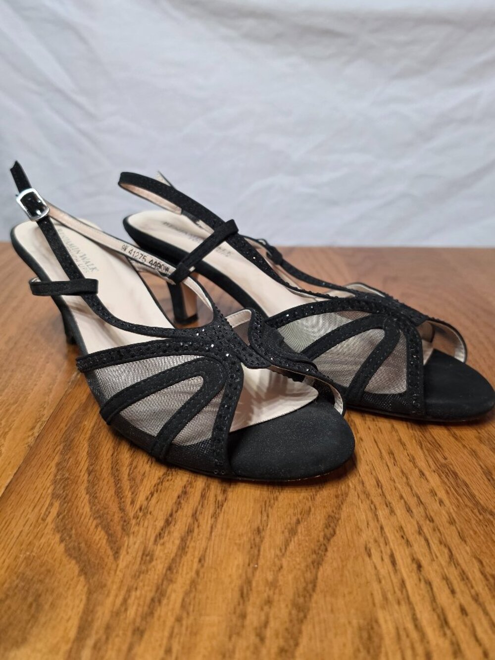 Benjamin Walk Touch Ups "Clara" black strappy sandals with crystal women size 9